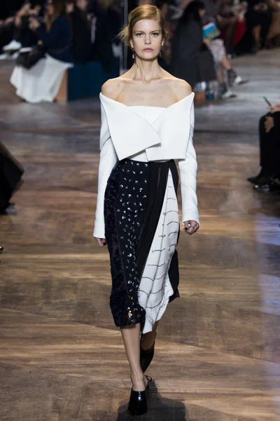 Look 1